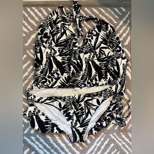 Old Navy tankini swim set